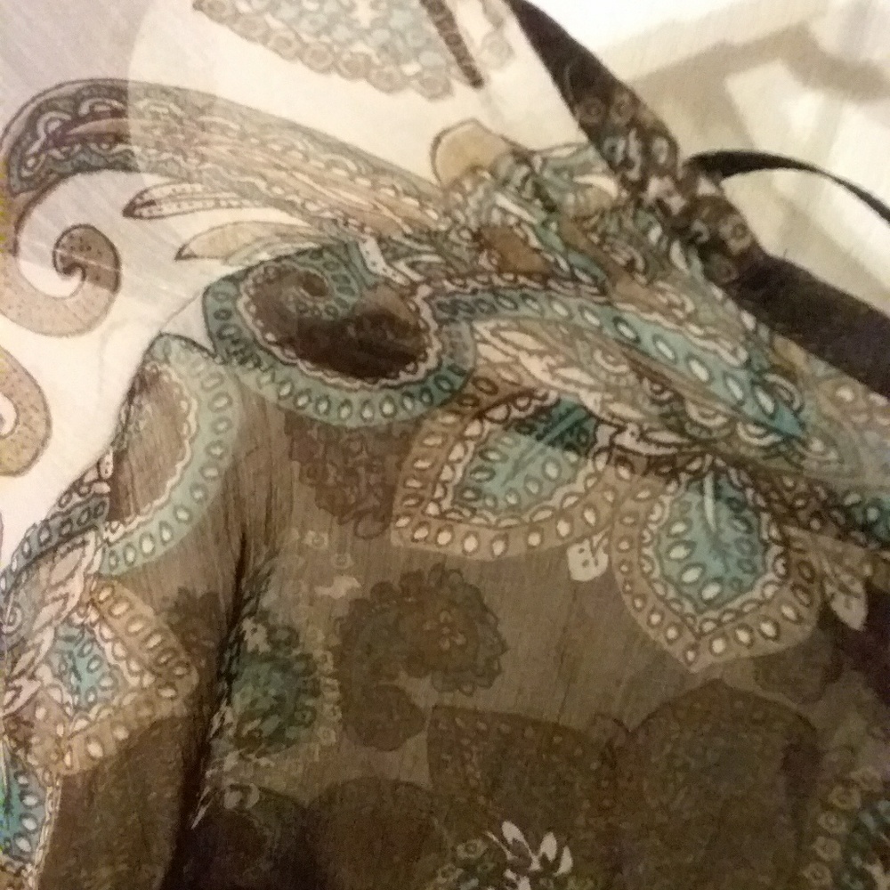 blouse - Picture 3 of 3